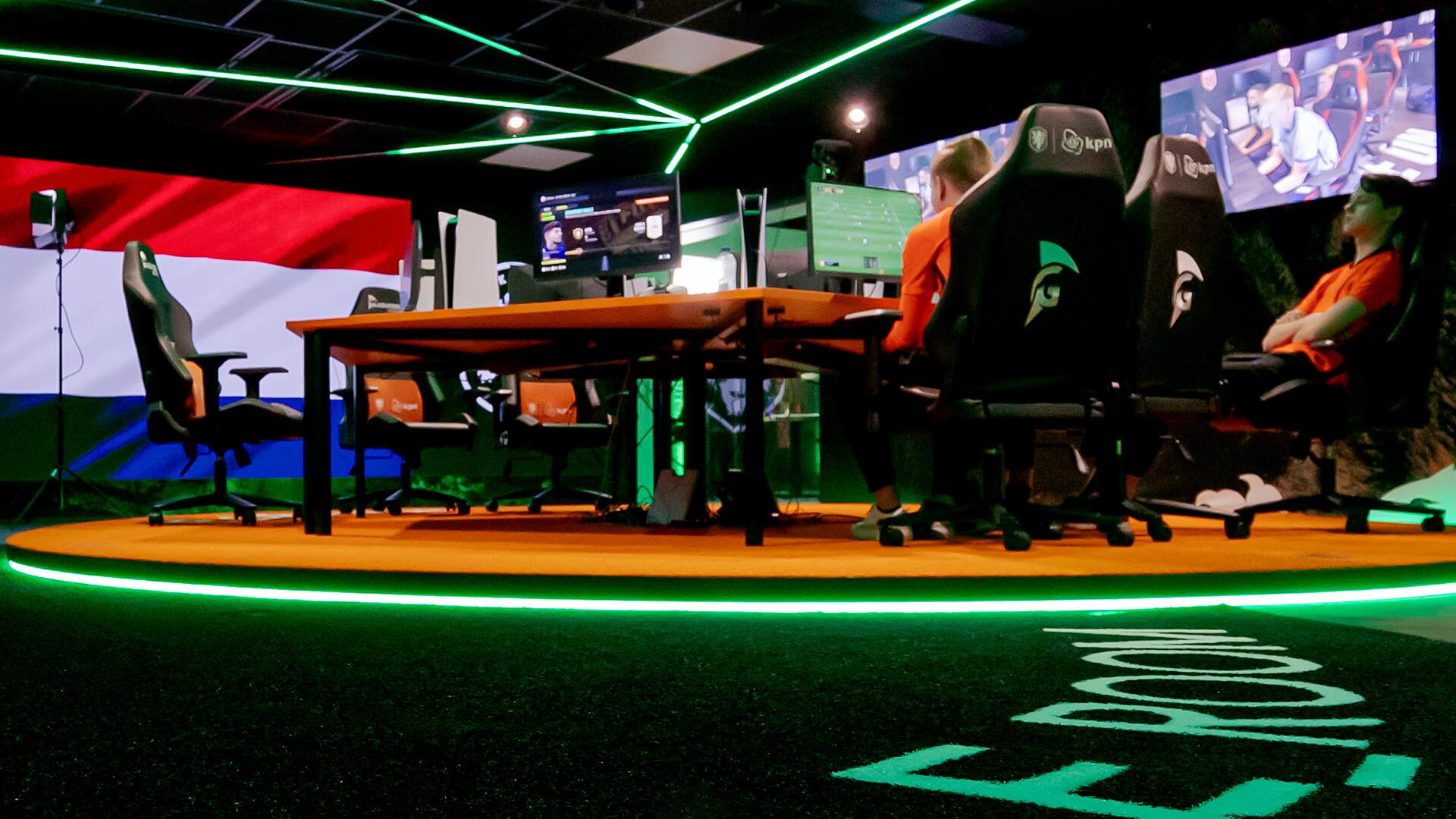 Discovery splash banner for KNVB E_Oranje | Jantje.gg Discord server